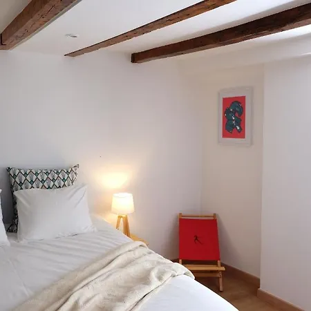 普罗呀阿尔法玛旅馆 *